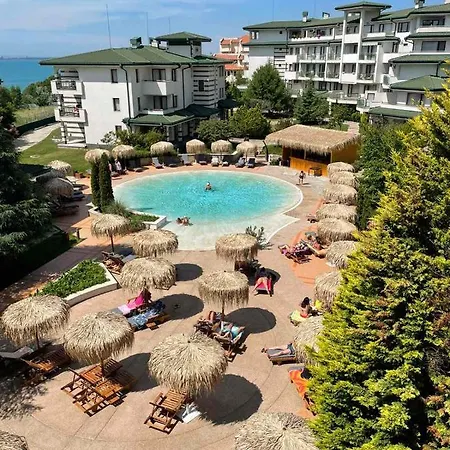 Apartments In Emerald Beach And Spa Resort 5*