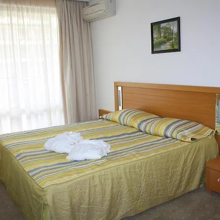 Apartments In Emerald Beach And Spa Resort Ravda