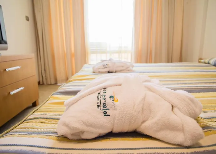 Курортный комплекс Emerald & Равда