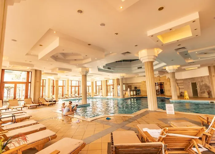 Emerald & Курортный комплекс Равда