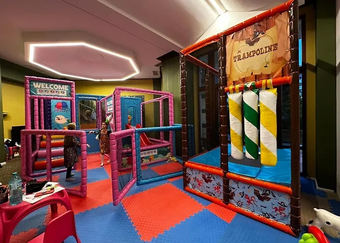 Курортный комплекс Emerald &