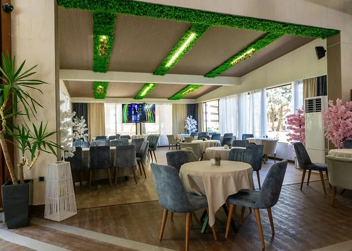 Курортный комплекс Emerald & 5*