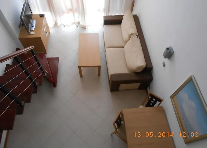 Emerald & 5* Равда