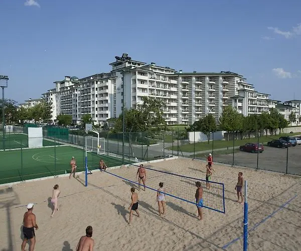 Курортный комплекс Emerald &