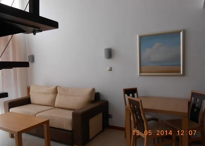 Emerald & 5* Равда